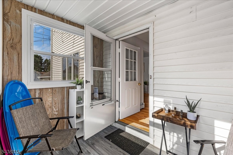 70 Robert St