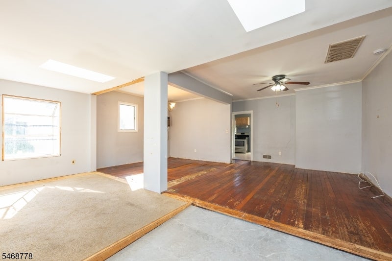 8 Townsend Ave