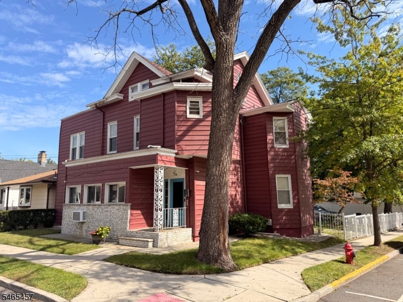 354 Ogden St 2S
