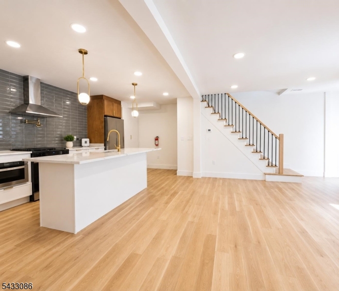 7 Pierce Ave