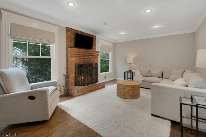 744 River Rd