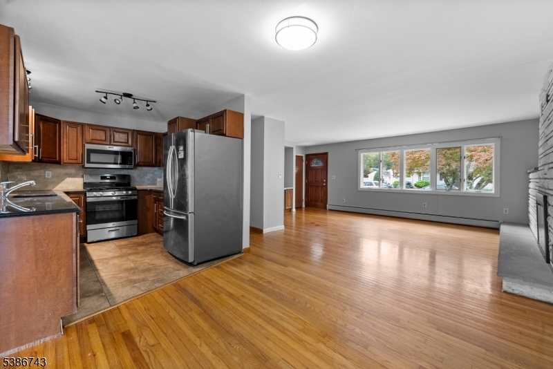 61 Greenbrook Dr