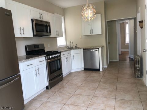 Photo of 715 Emerson Ave, Elizabeth, NJ 07208 (MLS # 3995814)