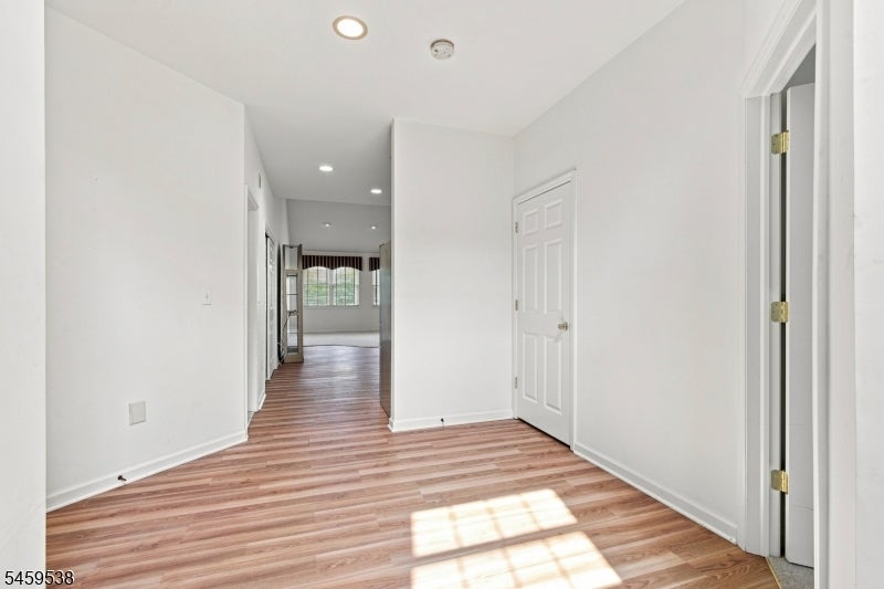 19 Fairchild Ln