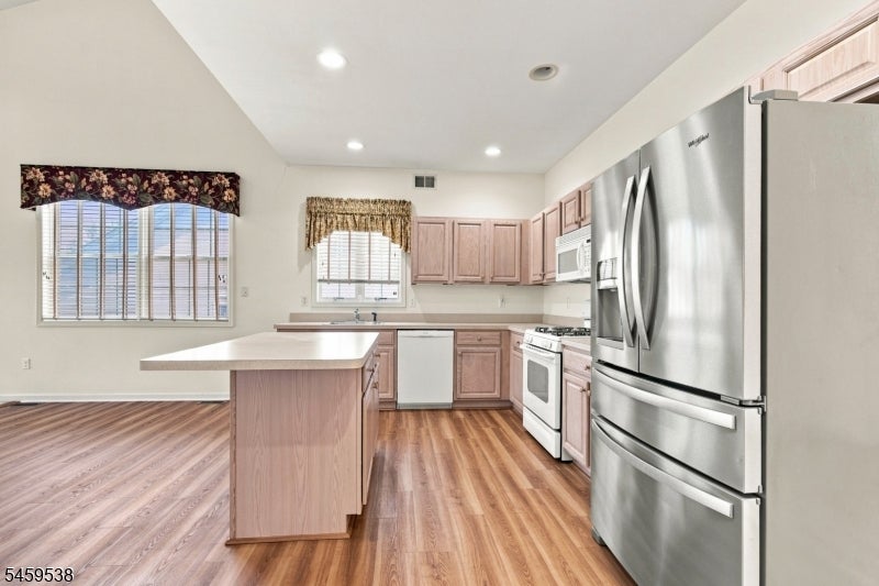 19 Fairchild Ln