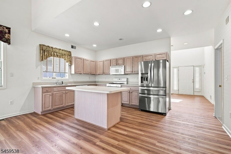 19 Fairchild Ln