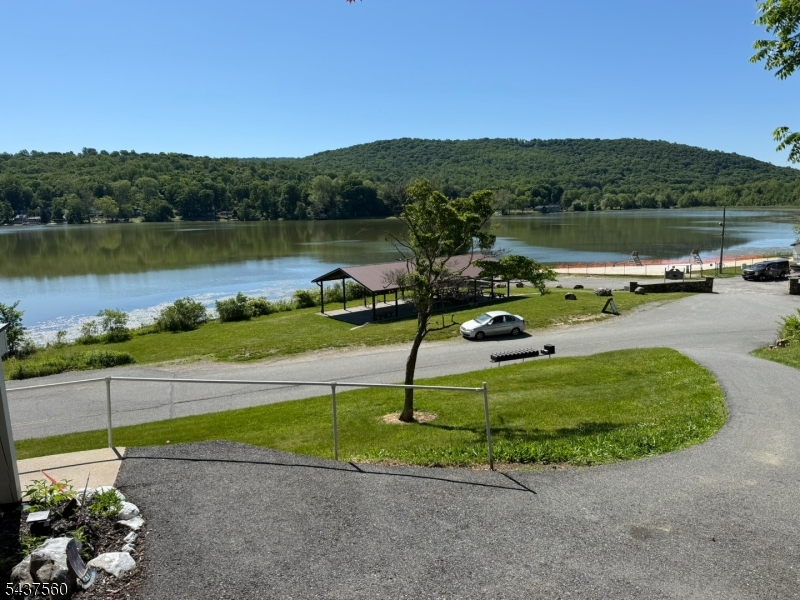 144 Lakeside Dr 5