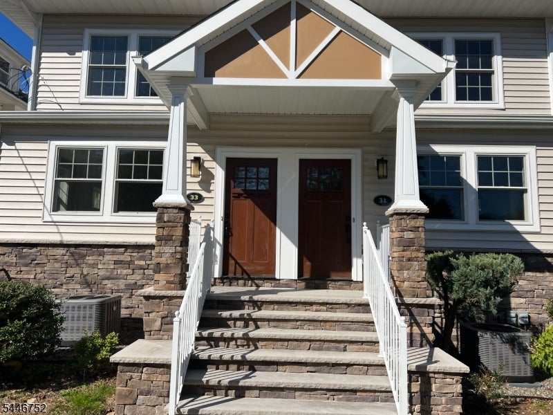 31 Morris Ave