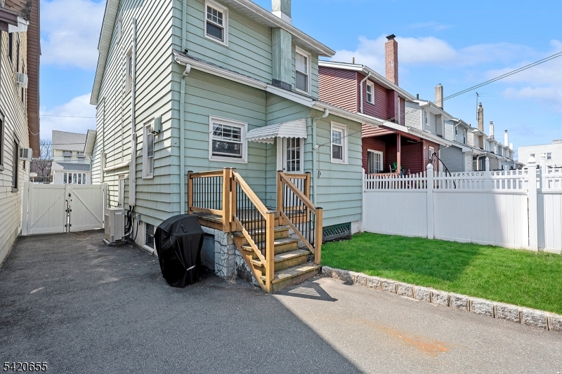 25 Shepherd Pl