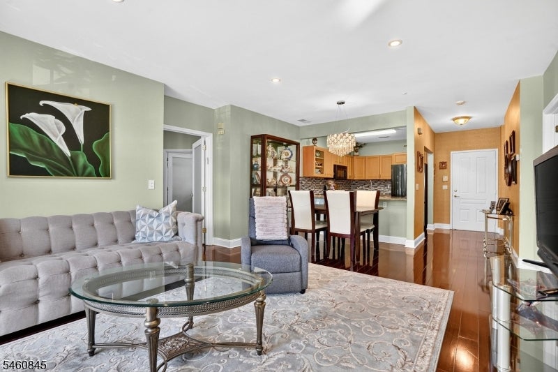 1213 Clinton Ln