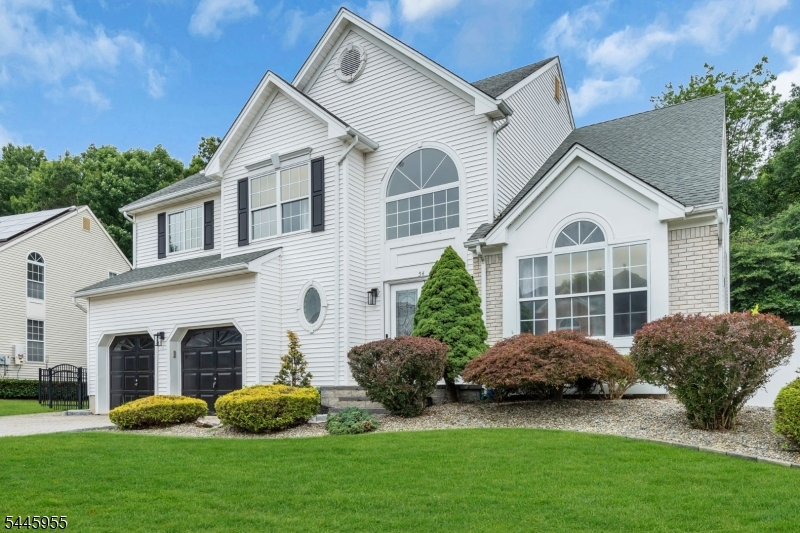 54 Winding Brook Dr