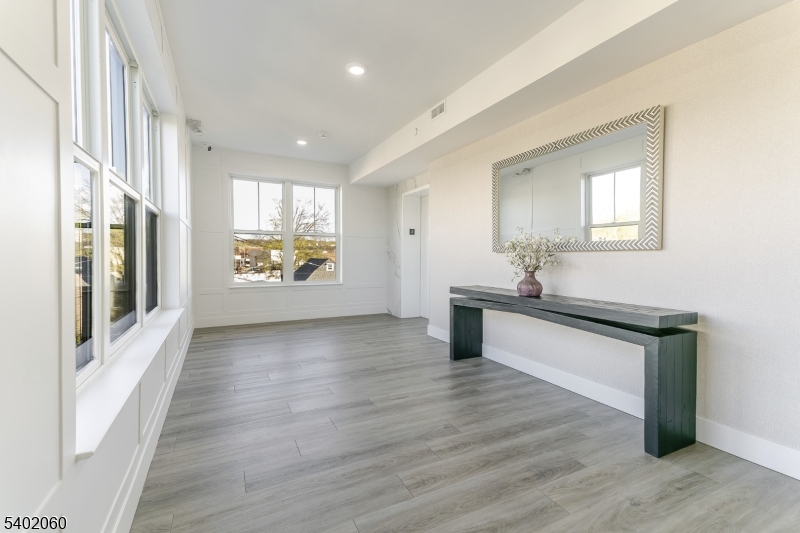 459 Bloomfield Ave 203