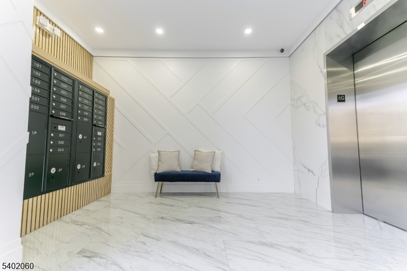 459 Bloomfield Ave 203