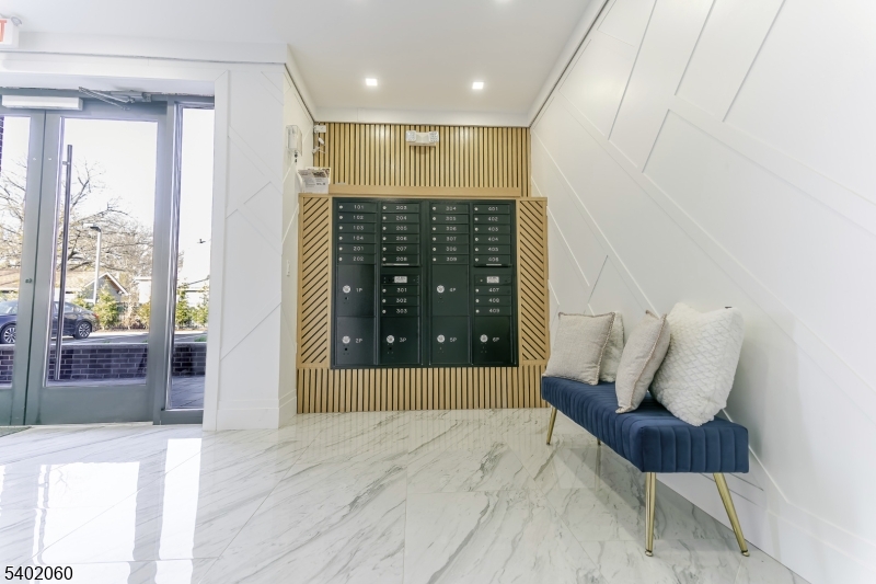 459 Bloomfield Ave 203