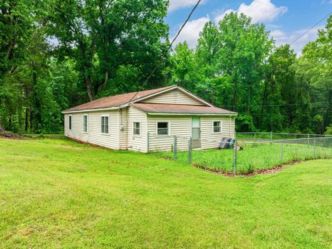 Single Family Residence in Campobello SC 950 Dickson 10.jpg