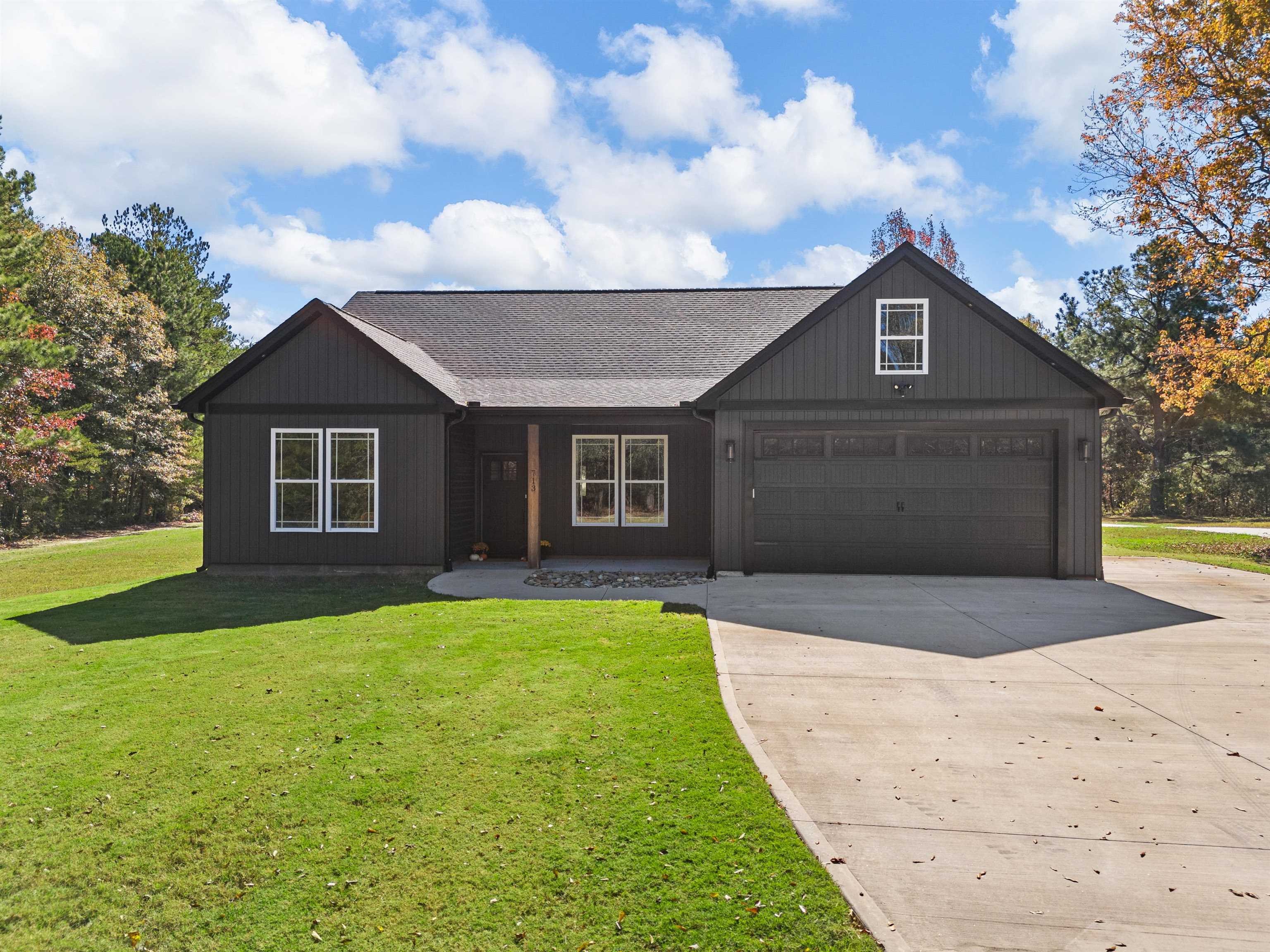 713 Bradley Dill Road, Campobello, South Carolina image 2