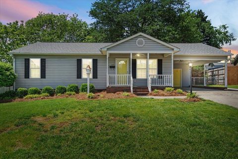 Single Family Residence in Dallas NC 103 Chadwick Cir.jpg