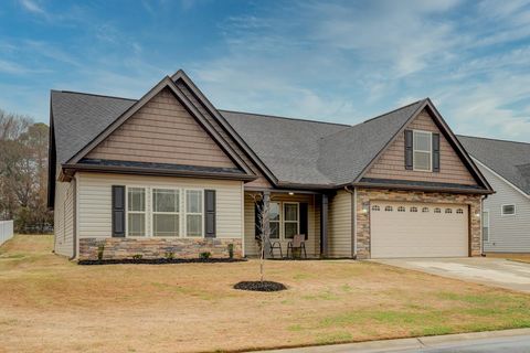 Single Family Residence in Belton SC 104 Highlands Dr 1.jpg