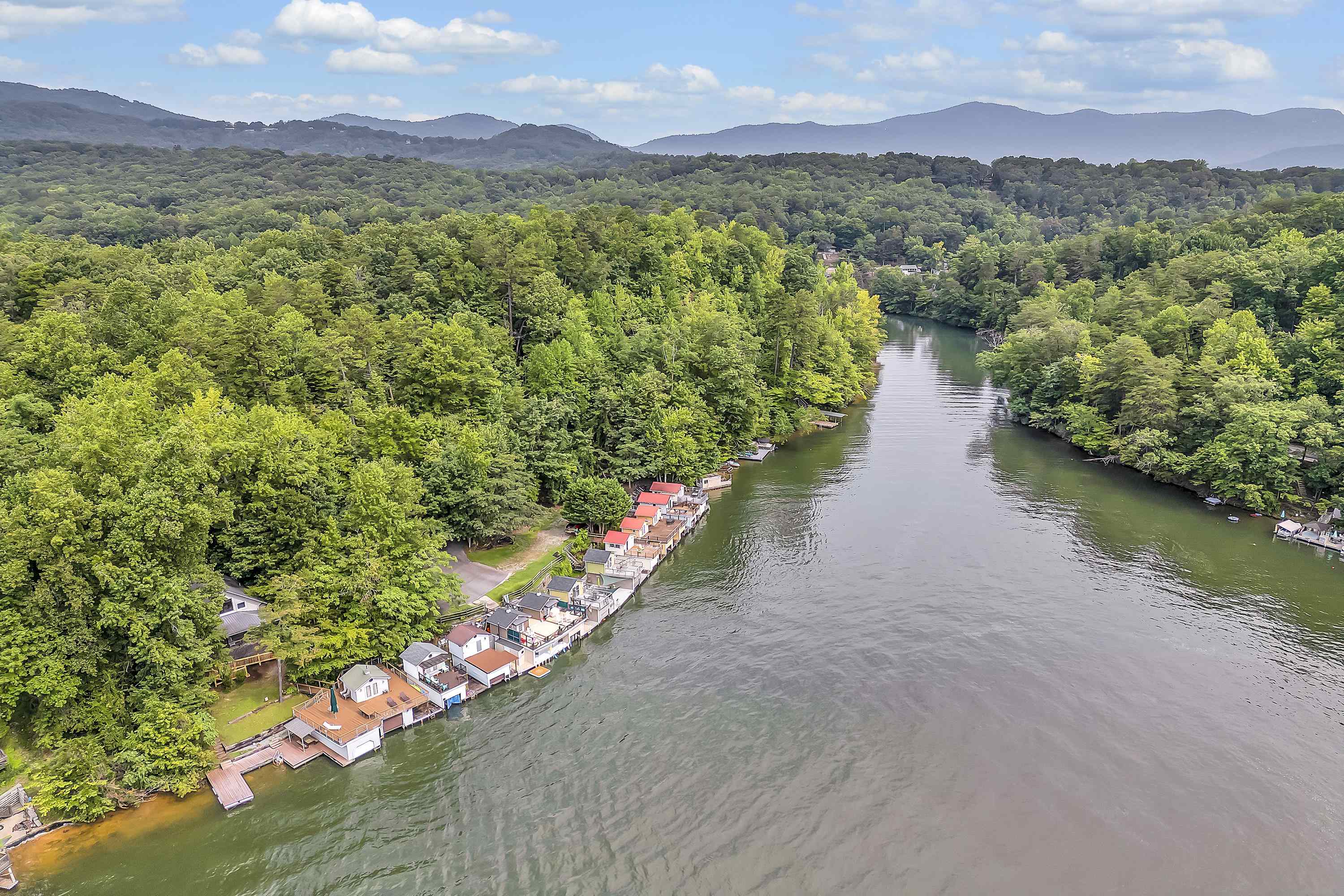 Landrum, South Carolina 29356, United States, 1 Bedroom Bedrooms, ,Residential,Active,48686