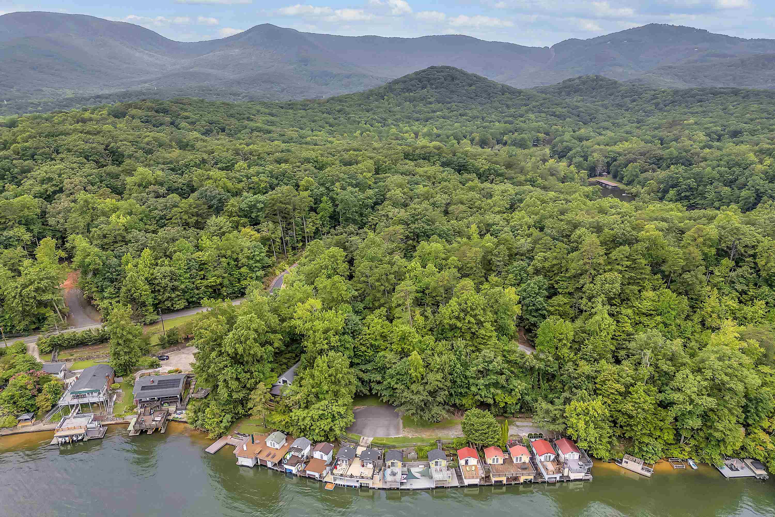 Landrum, South Carolina 29356, United States, 1 Bedroom Bedrooms, ,Residential,Active,48686