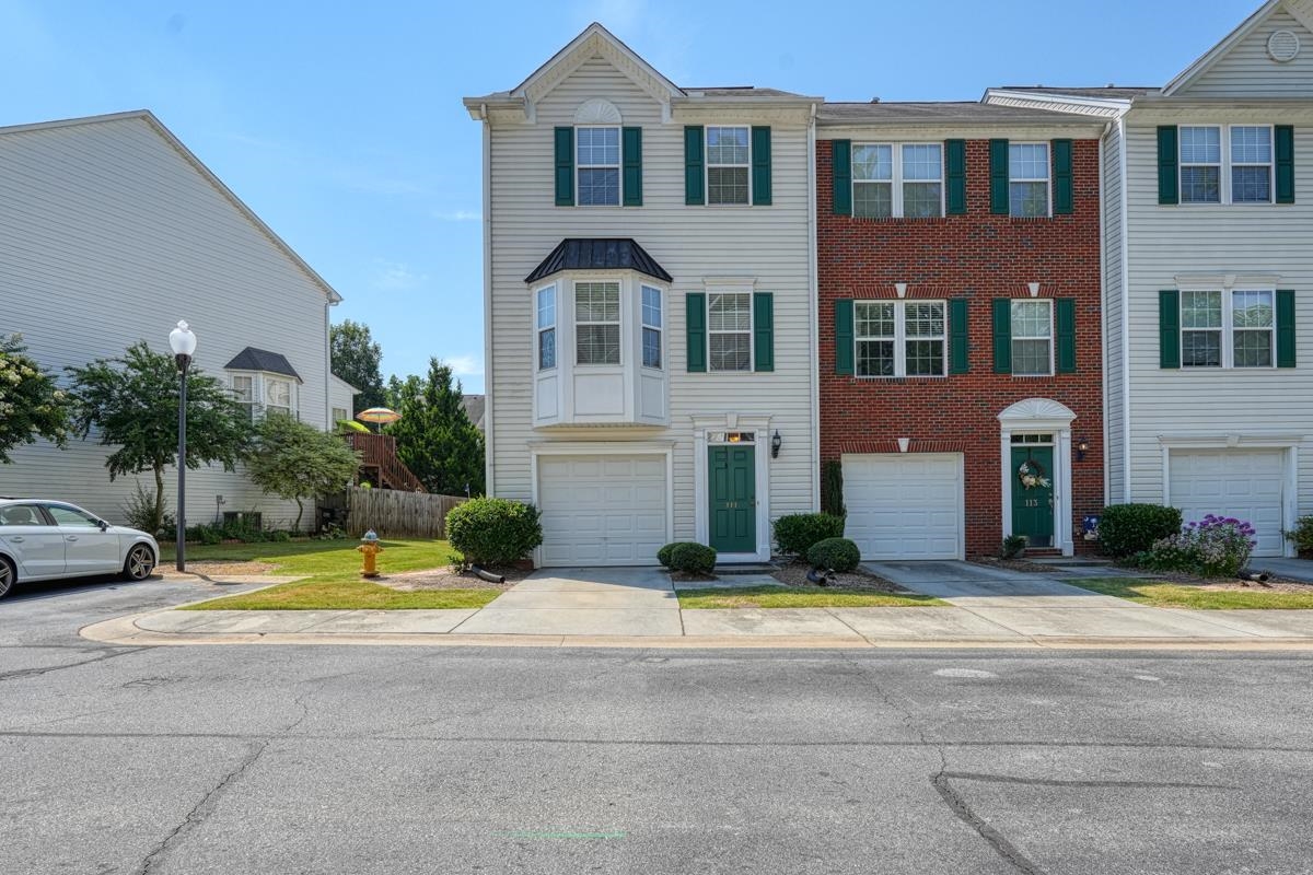 View SIMPSONVILLE, SC 29681 townhome