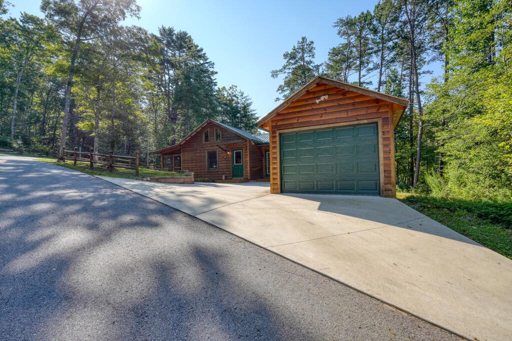 305 Whispering Hills Road