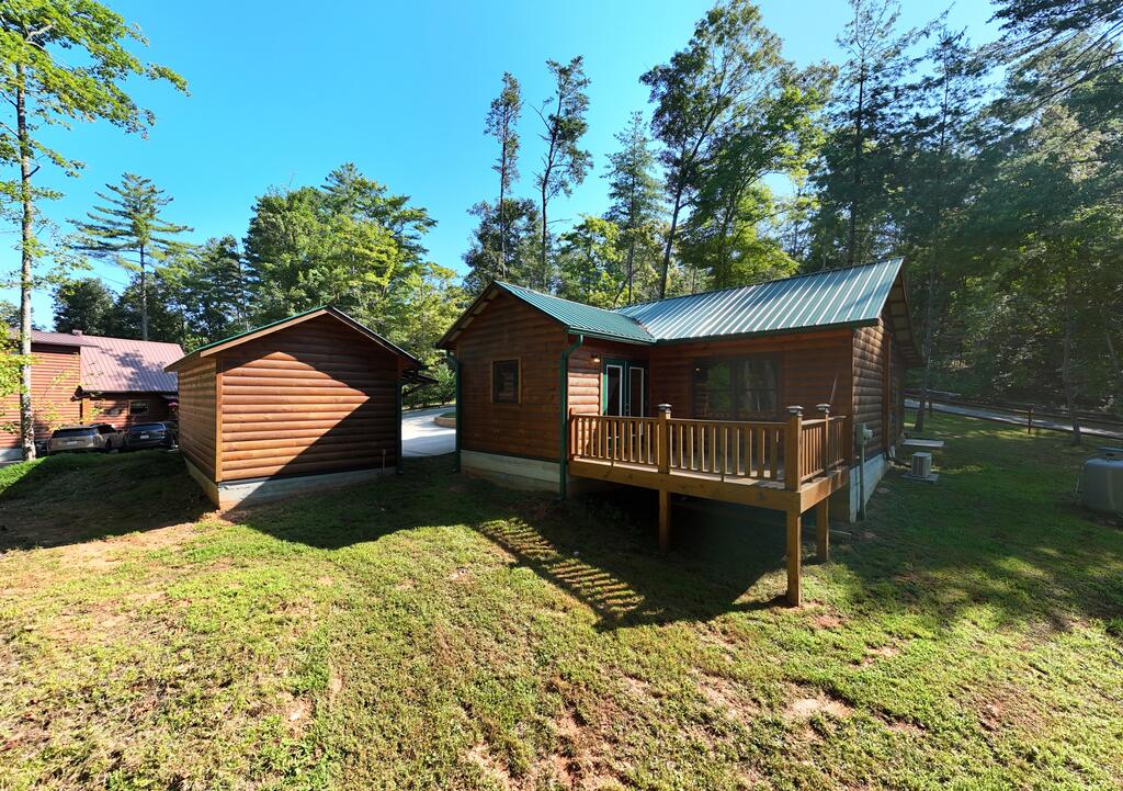 305 Whispering Hills Road