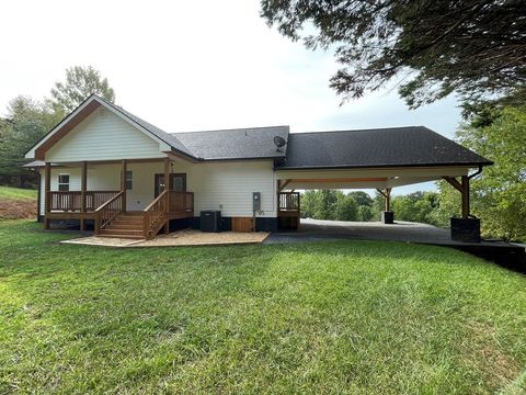 A home in Hayesville