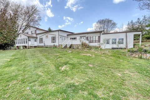 211 Ada Street Blue Ridge GA 30513