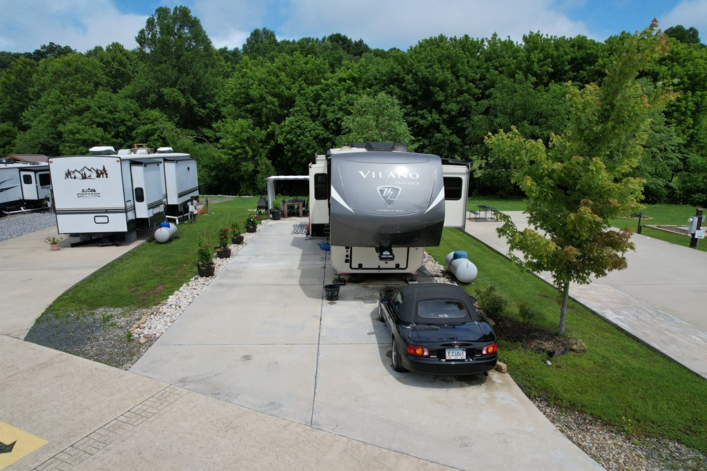 113 Mountain Meadows Drive