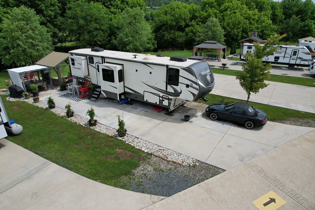 113 Mountain Meadows Drive