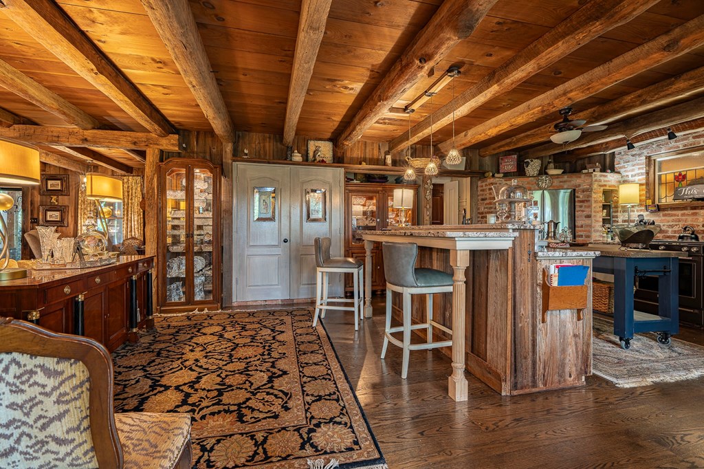 Blairsville, Georgia, 30512, United States, 5 Bedrooms Bedrooms, ,6 BathroomsBathrooms,Residential,Active,1944103