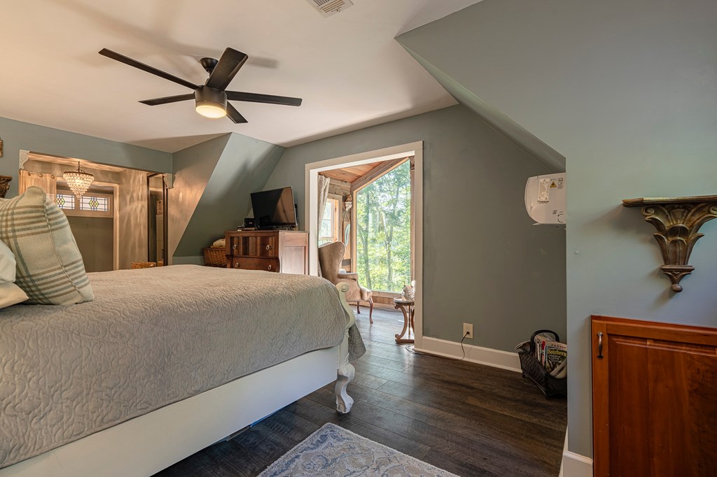 Blairsville, Georgia, 30512, United States, 5 Bedrooms Bedrooms, ,6 BathroomsBathrooms,Residential,Active,1944103