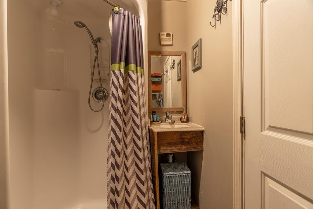 Blairsville, Georgia, 30512, United States, 5 Bedrooms Bedrooms, ,6 BathroomsBathrooms,Residential,Active,1944103