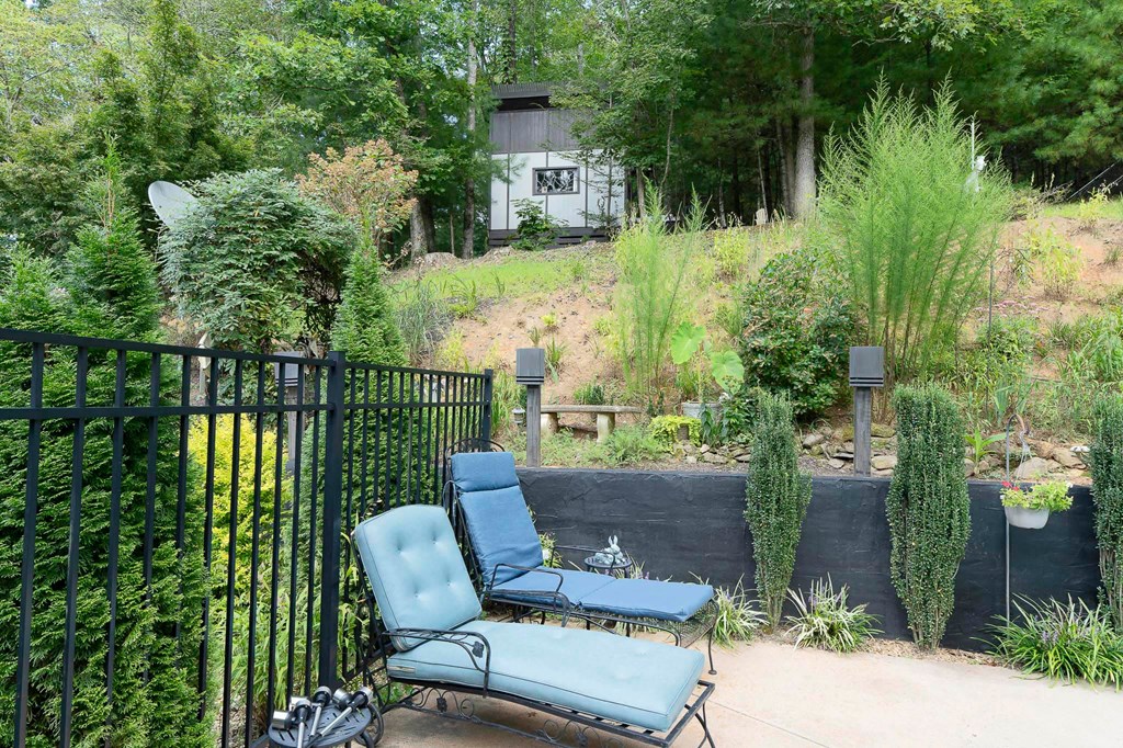 Blairsville, Georgia, 30512, United States, 5 Bedrooms Bedrooms, ,6 BathroomsBathrooms,Residential,Active,1944103
