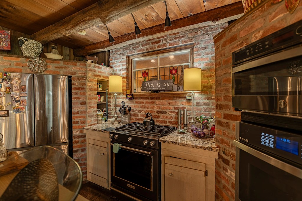 Blairsville, Georgia, 30512, United States, 5 Bedrooms Bedrooms, ,6 BathroomsBathrooms,Residential,Active,1944103