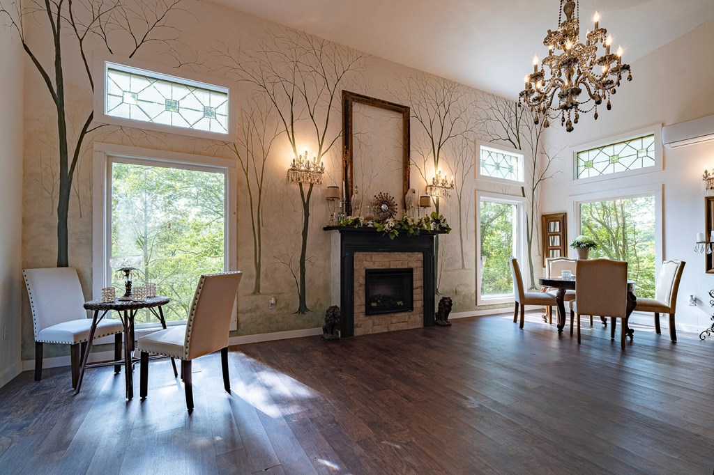 Blairsville, Georgia, 30512, United States, 5 Bedrooms Bedrooms, ,6 BathroomsBathrooms,Residential,Active,1944103