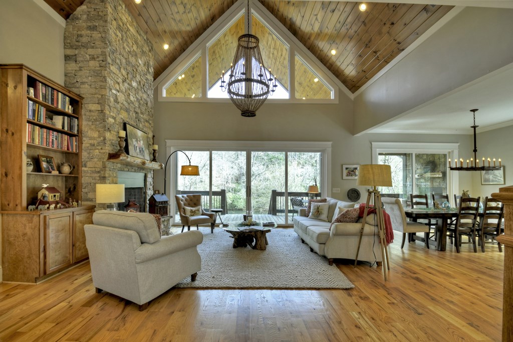 448 Riverbend Manor