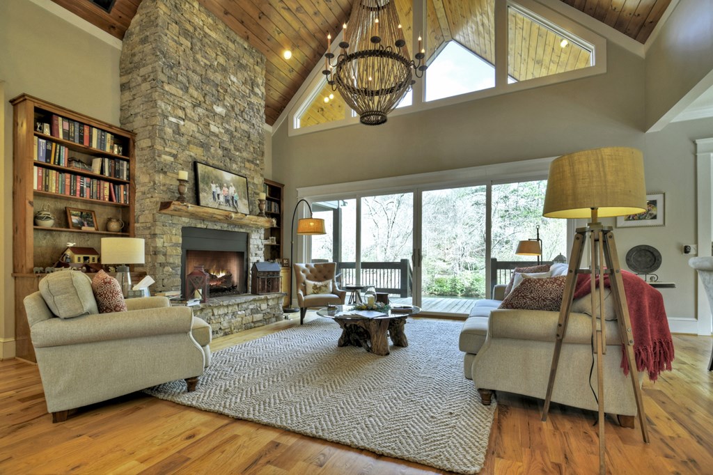 448 Riverbend Manor