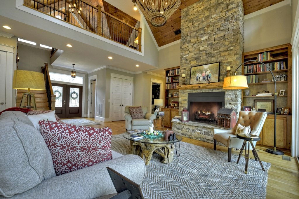 448 Riverbend Manor