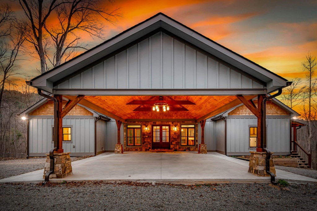 Blue Ridge, Georgia, 30513, United States, 3 Bedrooms Bedrooms, ,3 BathroomsBathrooms,Residential,Active,2025997