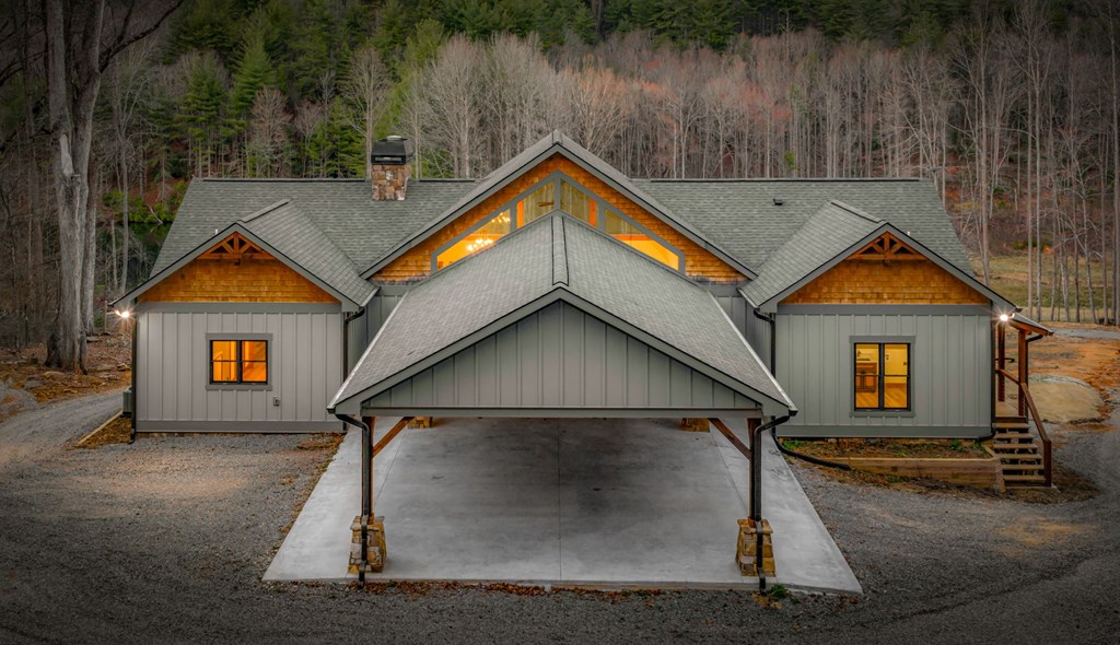 Blue Ridge, Georgia, 30513, United States, 3 Bedrooms Bedrooms, ,3 BathroomsBathrooms,Residential,Active,2025997