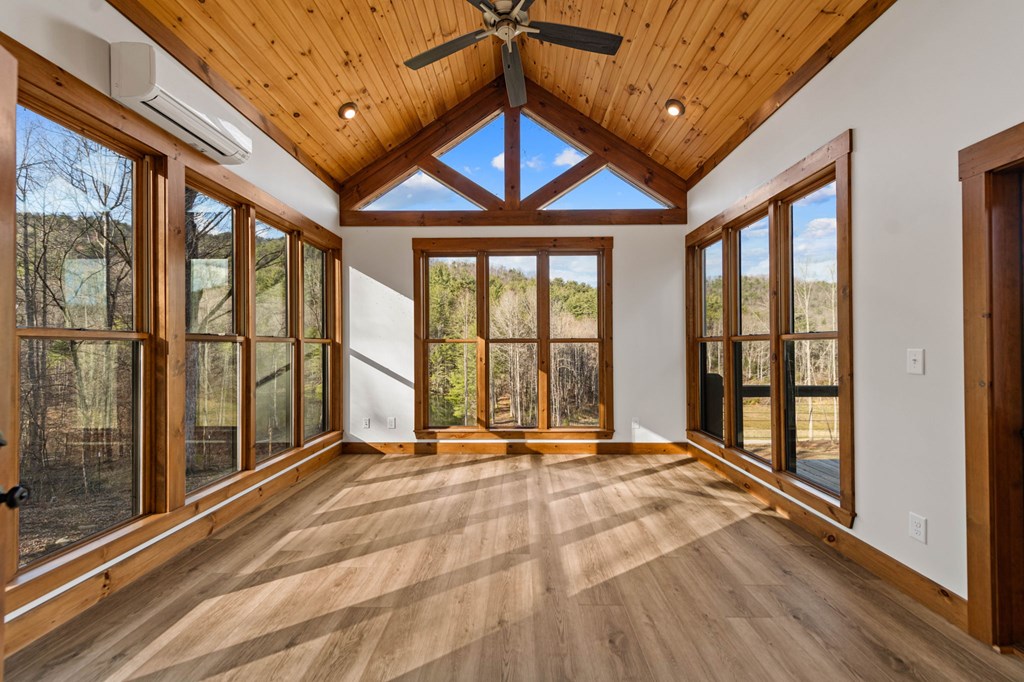Blue Ridge, Georgia, 30513, United States, 3 Bedrooms Bedrooms, ,3 BathroomsBathrooms,Residential,Active,2025997