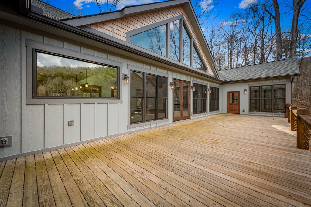 Blue Ridge, Georgia, 30513, United States, 3 Bedrooms Bedrooms, ,3 BathroomsBathrooms,Residential,Active,2025997