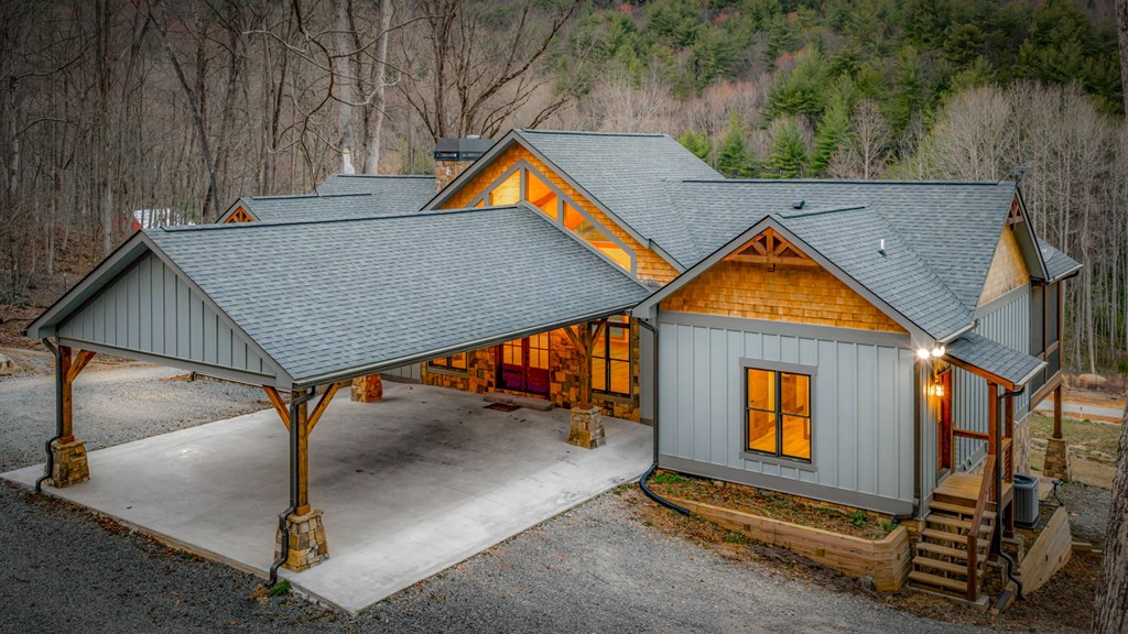 Blue Ridge, Georgia, 30513, United States, 3 Bedrooms Bedrooms, ,3 BathroomsBathrooms,Residential,Active,2025997