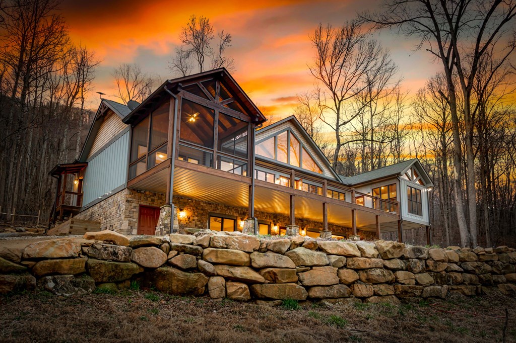 Blue Ridge, Georgia, 30513, United States, 3 Bedrooms Bedrooms, ,3 BathroomsBathrooms,Residential,Active,2025997