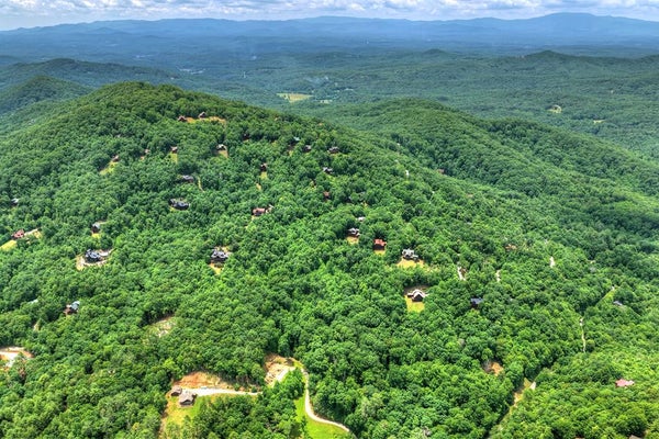 258 CATAWBA DR, MINERAL BLUFF, GA 30559 - Image 04e451bac2969ec758a81d2e4e8d03be/3840648231