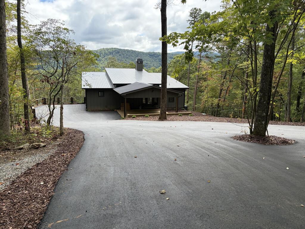 203 Minnehaha Trail