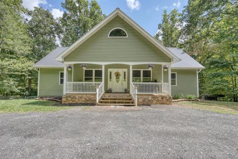 A home in Hayesville