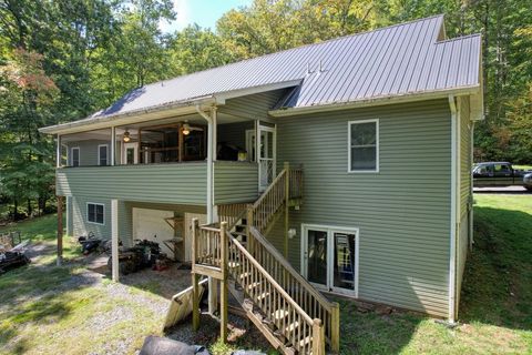 A home in Hayesville